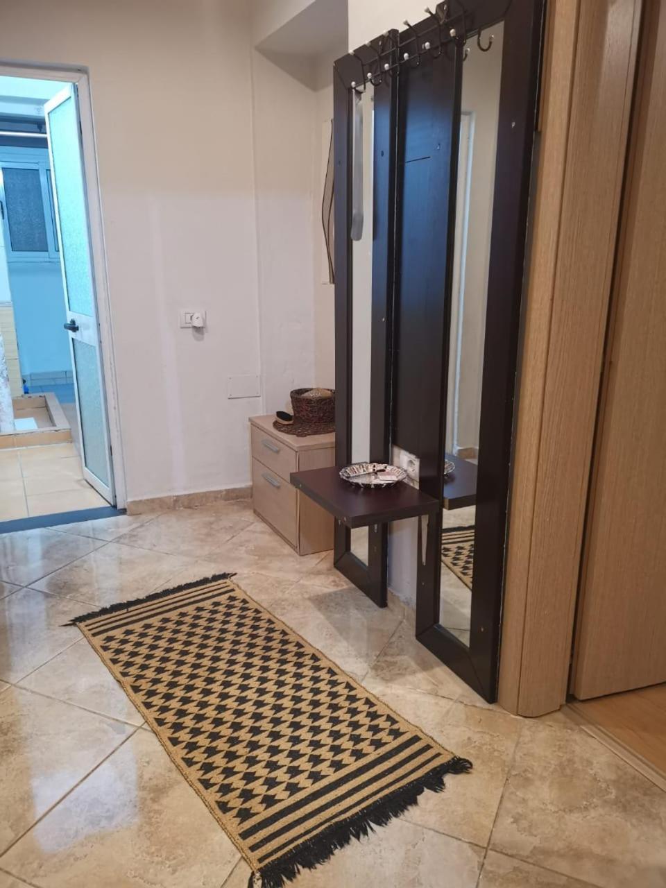 Downtown Authentic Apartment Tirana Myslym Shyri 外观 照片